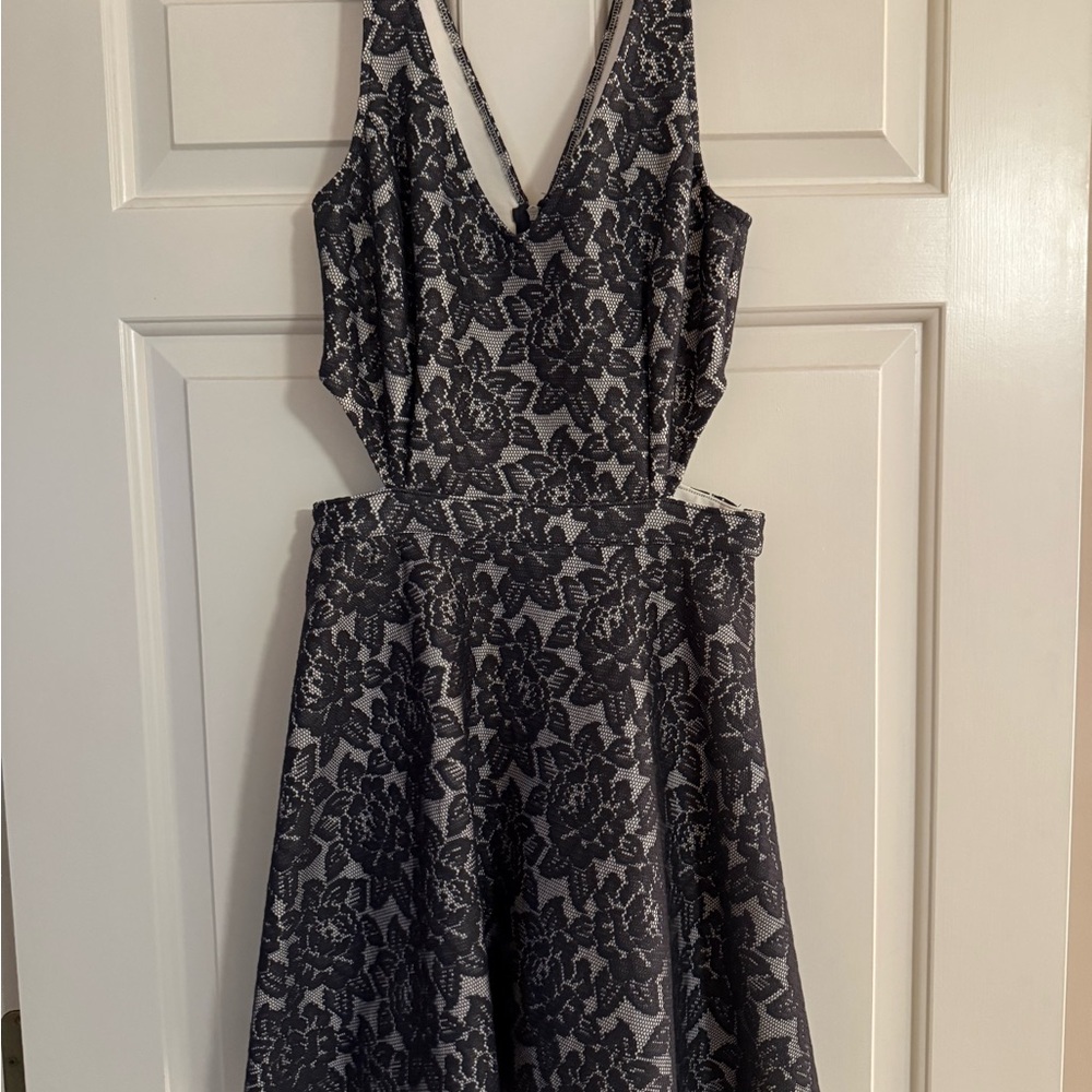 Abercrombie & Fitch Black V-Neck Sleeveless Cocktail Dress